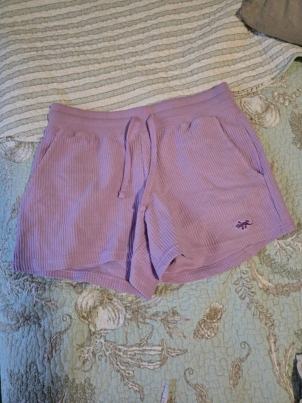 GECKO Lavender Ribbed Shorts M NWOT